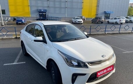 KIA Rio IV, 2018 год, 1 200 000 рублей, 2 фотография