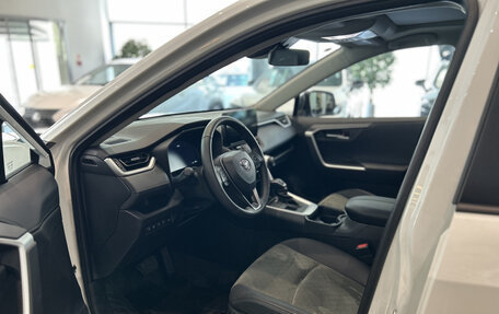 Toyota RAV4, 2025 год, 3 990 000 рублей, 20 фотография