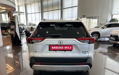 Toyota RAV4, 2025 год, 3 990 000 рублей, 7 фотография