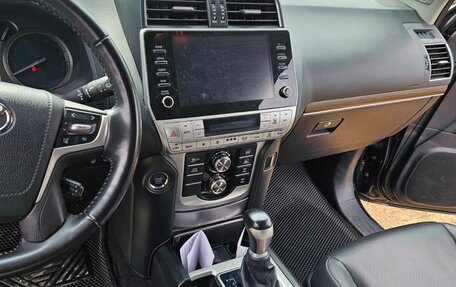 Toyota Land Cruiser Prado 150 рестайлинг 2, 2021 год, 6 500 000 рублей, 8 фотография