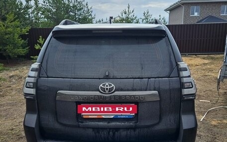 Toyota Land Cruiser Prado 150 рестайлинг 2, 2021 год, 6 500 000 рублей, 10 фотография
