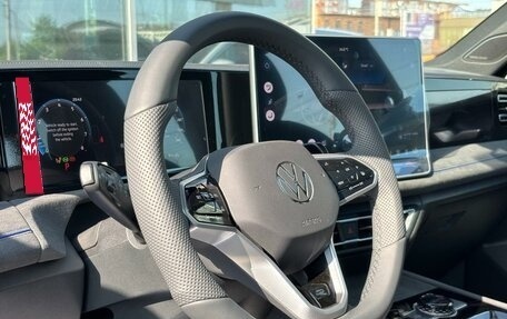 Volkswagen Tiguan, 2024 год, 6 450 000 рублей, 12 фотография
