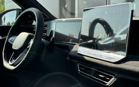 Volkswagen Tiguan, 2024 год, 6 450 000 рублей, 23 фотография