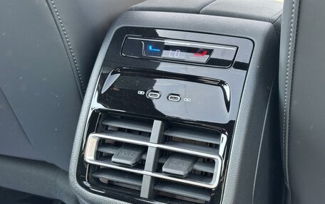 Volkswagen Tiguan, 2024 год, 6 450 000 рублей, 27 фотография