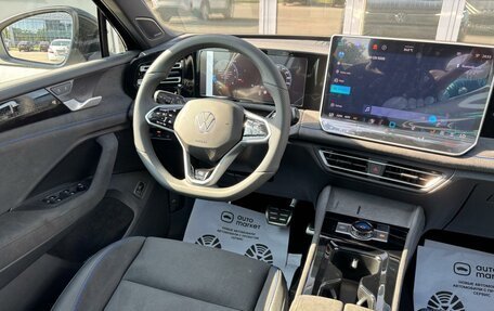 Volkswagen Tiguan, 2024 год, 6 450 000 рублей, 30 фотография