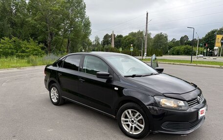 Volkswagen Polo VI (EU Market), 2011 год, 695 000 рублей, 2 фотография