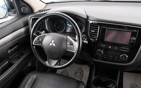 Mitsubishi Outlander III рестайлинг 3, 2013 год, 1 749 000 рублей, 10 фотография