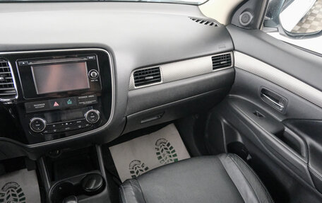Mitsubishi Outlander III рестайлинг 3, 2013 год, 1 749 000 рублей, 12 фотография