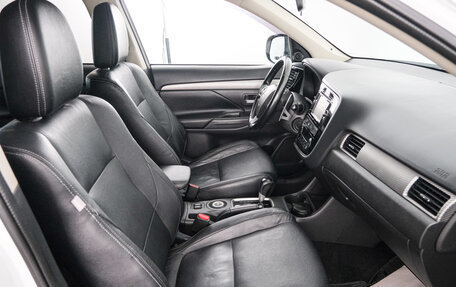 Mitsubishi Outlander III рестайлинг 3, 2013 год, 1 749 000 рублей, 14 фотография