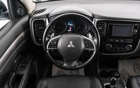Mitsubishi Outlander III рестайлинг 3, 2013 год, 1 749 000 рублей, 15 фотография