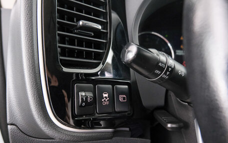 Mitsubishi Outlander III рестайлинг 3, 2013 год, 1 749 000 рублей, 18 фотография