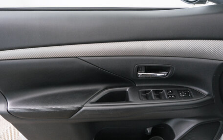 Mitsubishi Outlander III рестайлинг 3, 2013 год, 1 749 000 рублей, 20 фотография