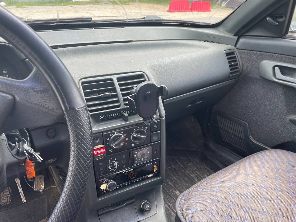 ВАЗ (LADA) 2112, 2003 год, 180 000 рублей, 6 фотография