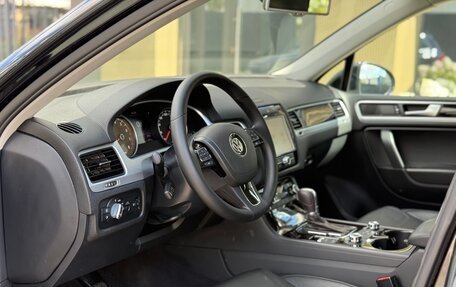 Volkswagen Touareg III, 2010 год, 1 999 000 рублей, 21 фотография