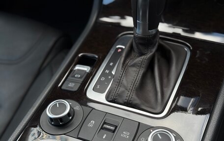 Volkswagen Touareg III, 2010 год, 1 999 000 рублей, 30 фотография