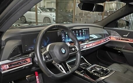 BMW 7 серия, 2023 год, 13 000 000 рублей, 10 фотография