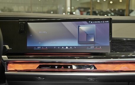 BMW 7 серия, 2023 год, 13 000 000 рублей, 15 фотография