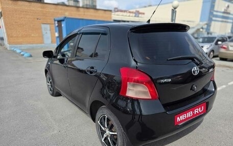 Toyota Yaris III рестайлинг, 2007 год, 580 000 рублей, 2 фотография