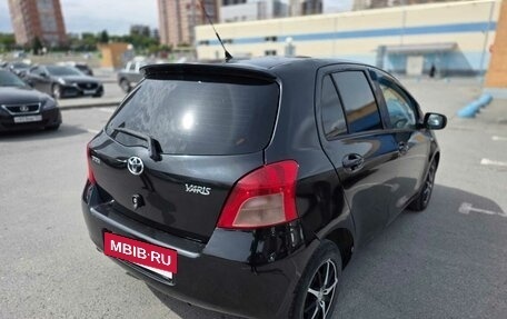 Toyota Yaris III рестайлинг, 2007 год, 580 000 рублей, 3 фотография