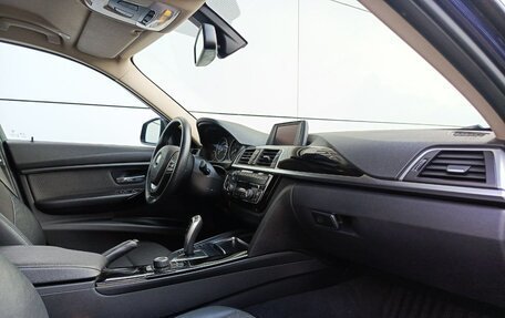 BMW 3 серия, 2018 год, 2 050 000 рублей, 13 фотография