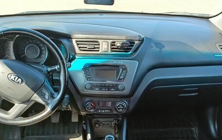 KIA Rio III рестайлинг, 2013 год, 800 000 рублей, 15 фотография