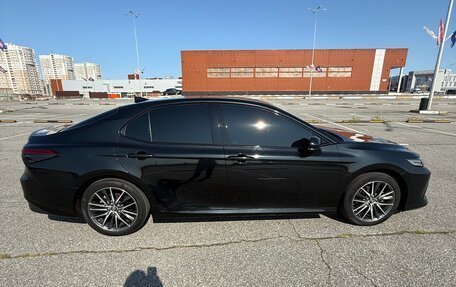 Toyota Camry, 2022 год, 3 400 000 рублей, 5 фотография
