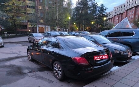 Mercedes-Benz E-Класс, 2019 год, 2 100 000 рублей, 3 фотография