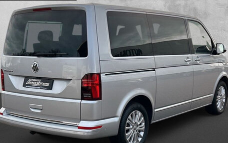 Volkswagen Multivan T6 рестайлинг, 2023 год, 8 590 000 рублей, 4 фотография
