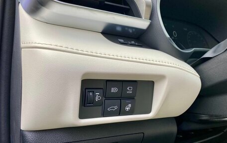 Toyota Highlander, 2025 год, 6 050 000 рублей, 37 фотография