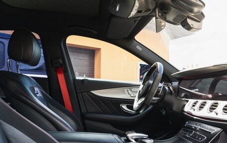 Mercedes-Benz E-Класс AMG, 2017 год, 4 650 000 рублей, 30 фотография