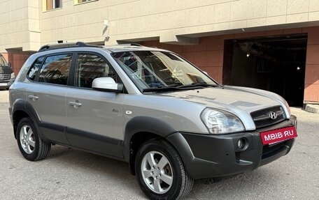 Hyundai Tucson III, 2008 год, 1 045 000 рублей, 2 фотография