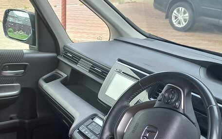 Honda Stepwgn IV, 2015 год, 2 050 000 рублей, 2 фотография