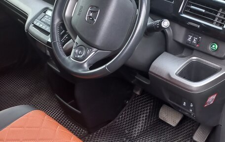 Honda Stepwgn IV, 2015 год, 2 050 000 рублей, 3 фотография
