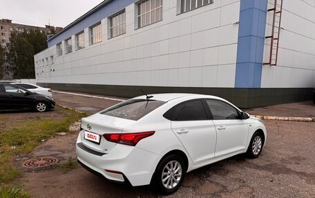 Hyundai Solaris II рестайлинг, 2017 год, 1 250 000 рублей, 4 фотография