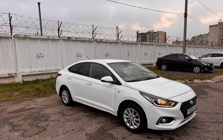 Hyundai Solaris II рестайлинг, 2017 год, 1 250 000 рублей, 2 фотография