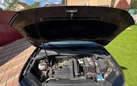 Volkswagen Tiguan II, 2019 год, 2 000 000 рублей, 10 фотография