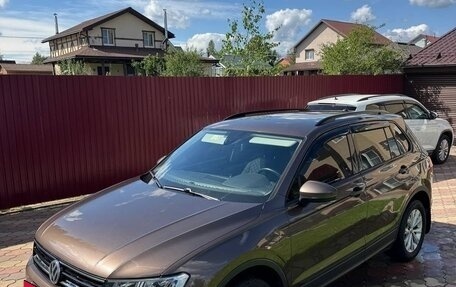 Volkswagen Tiguan II, 2019 год, 2 000 000 рублей, 2 фотография