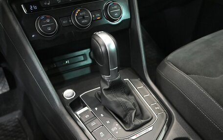 Volkswagen Tiguan II, 2017 год, 2 250 000 рублей, 21 фотография