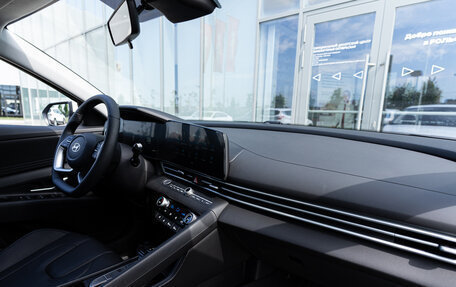 Hyundai Elantra, 2024 год, 3 000 000 рублей, 34 фотография
