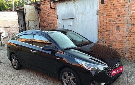 Hyundai Solaris II рестайлинг, 2020 год, 1 600 000 рублей, 21 фотография
