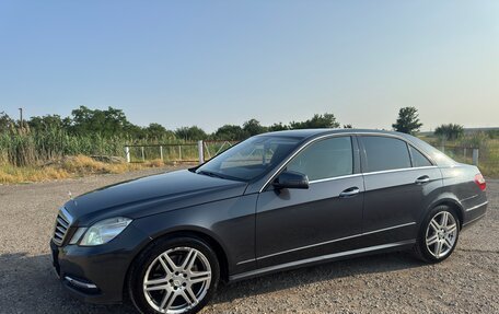 Mercedes-Benz E-Класс, 2011 год, 1 400 000 рублей, 2 фотография