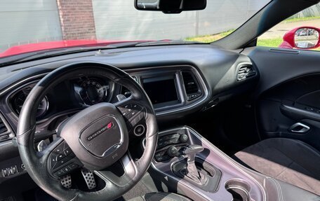 Dodge Challenger III рестайлинг 2, 2018 год, 3 600 000 рублей, 9 фотография