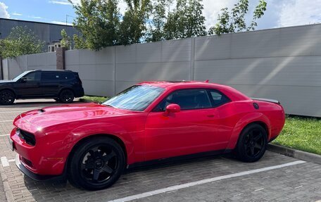 Dodge Challenger III рестайлинг 2, 2018 год, 3 600 000 рублей, 5 фотография