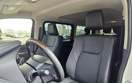 Toyota Granvia, 2022 год, 8 900 000 рублей, 14 фотография