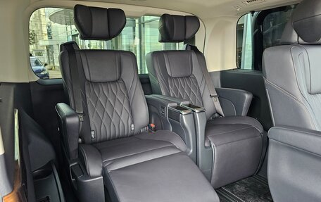 Toyota Granvia, 2022 год, 8 900 000 рублей, 19 фотография