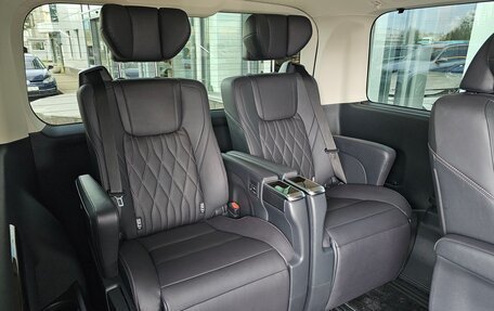 Toyota Granvia, 2022 год, 8 900 000 рублей, 18 фотография