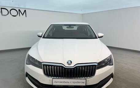 Skoda Superb III рестайлинг, 2021 год, 2 350 000 рублей, 3 фотография