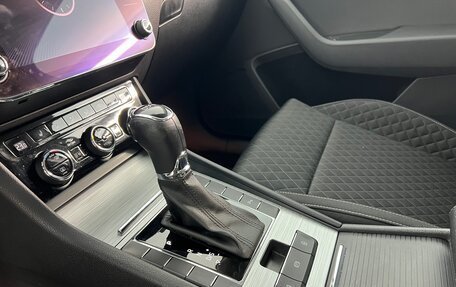Skoda Superb III рестайлинг, 2021 год, 2 350 000 рублей, 18 фотография