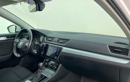 Skoda Superb III рестайлинг, 2021 год, 2 350 000 рублей, 16 фотография