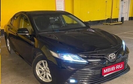 Toyota Camry, 2020 год, 3 000 000 рублей, 2 фотография